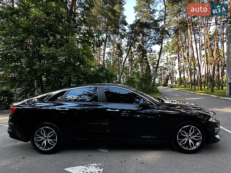 2022 Kia K5 Signature